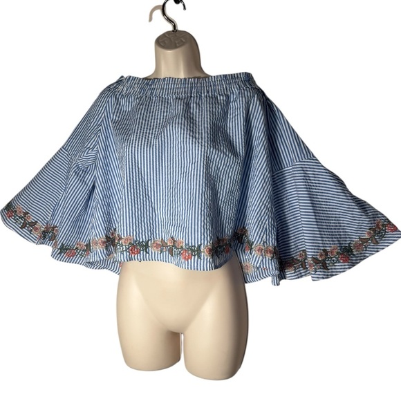 American Eagle Women's Striped  Off The Shoulder Blouse Seersucker  Size Large - Picture 2 of 13